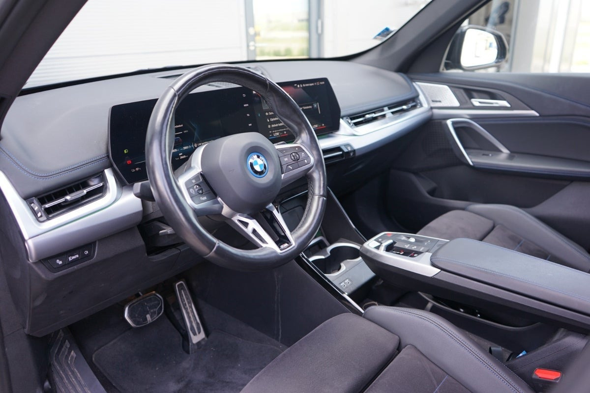 Sort BMW iX1 fra 2023