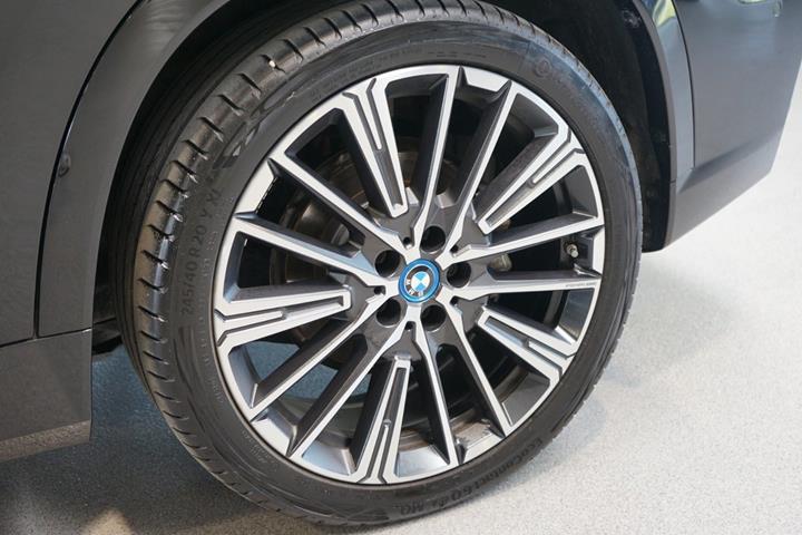Sort BMW iX1 fra 2023