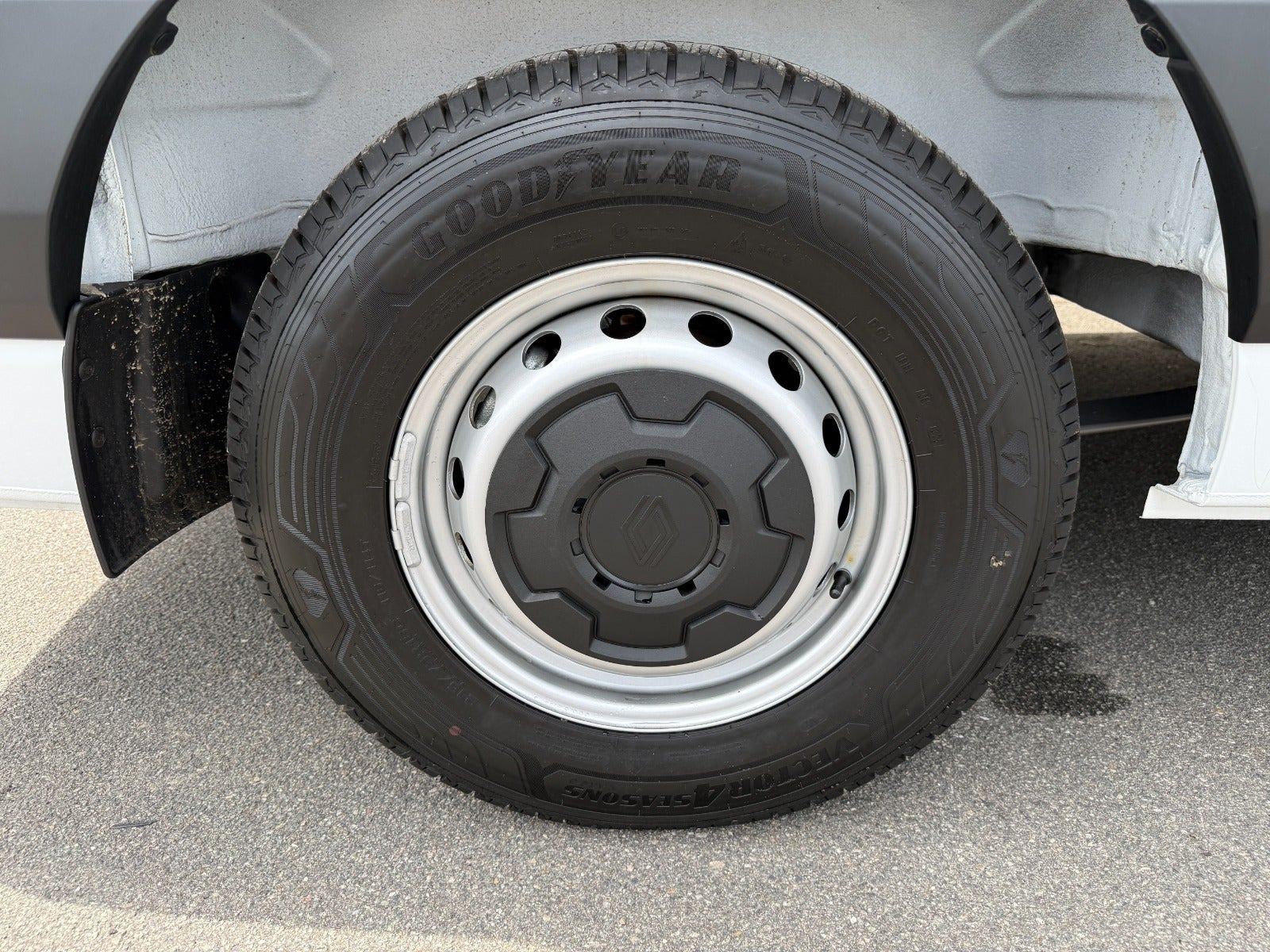 Hvid Renault Master V T35 fra 2026
