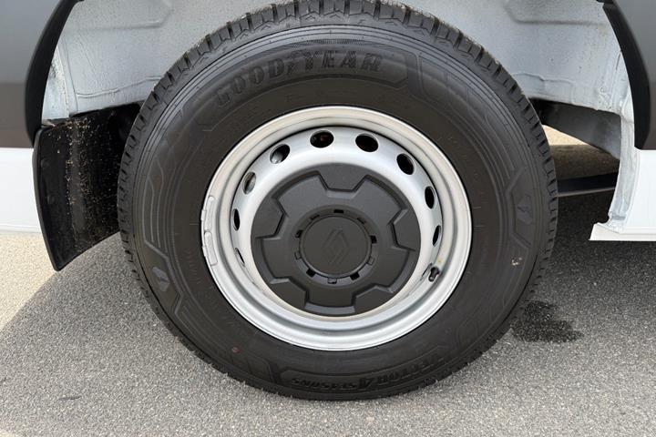 Hvid Renault Master V T35 fra 2026