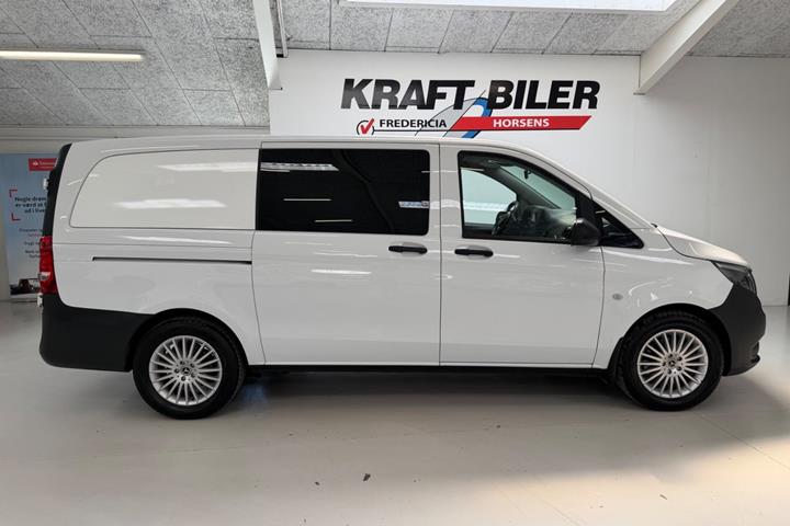 Hvid Mercedes eVito 129 fra 2021