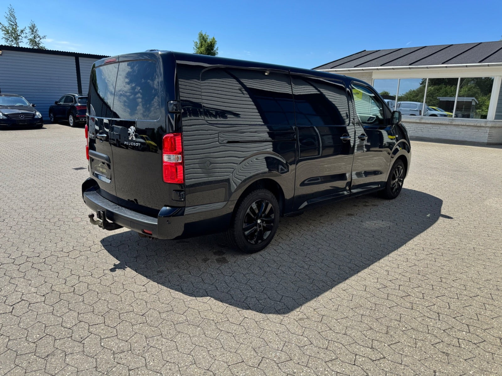 Sort Peugeot Expert fra 2021
