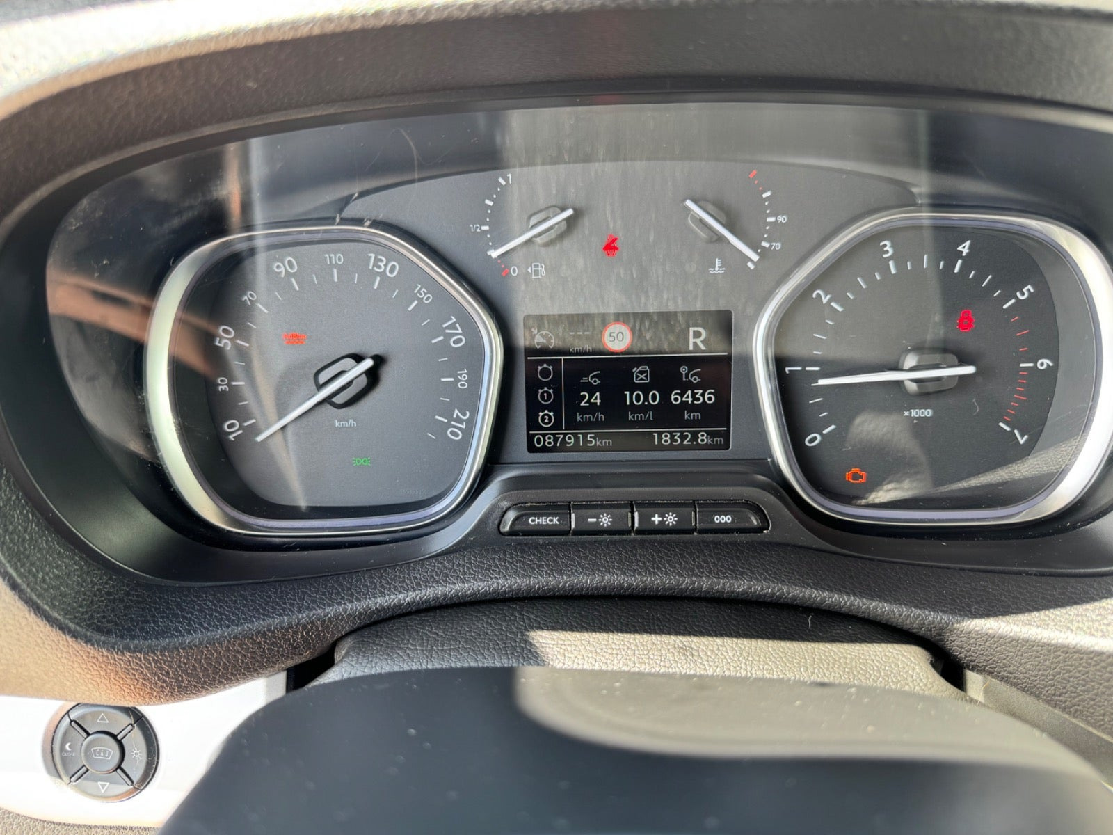 Sort Peugeot Expert fra 2021