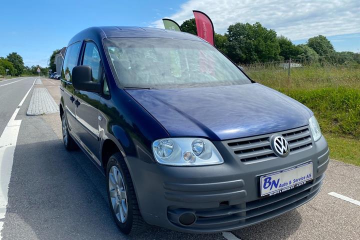 Blå VW Caddy fra 2005