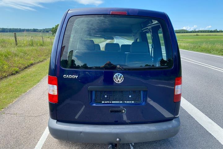 Blå VW Caddy fra 2005