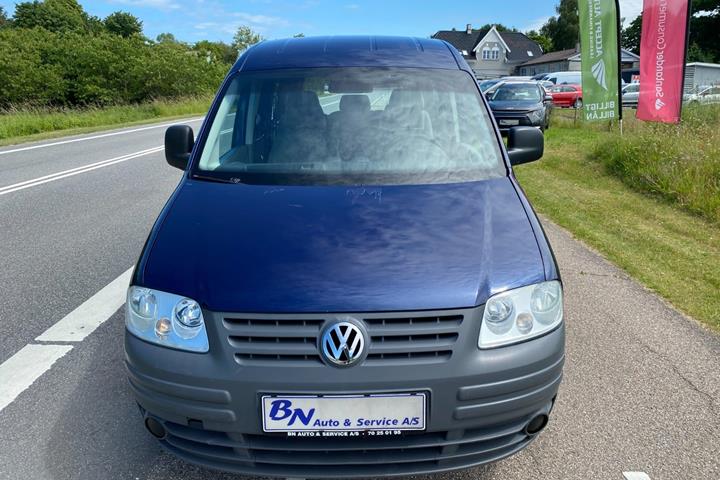 Blå VW Caddy fra 2005
