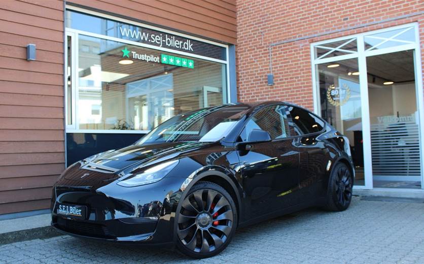 Tesla Model Y Performance AWD