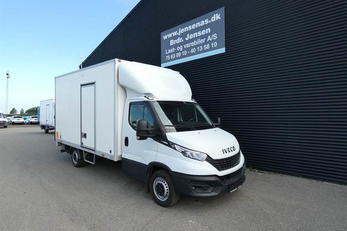 Hvid Iveco Daily fra 2022