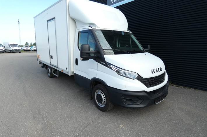Hvid Iveco Daily fra 2022