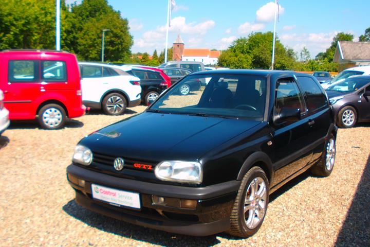Sort VW Golf III fra 1996
