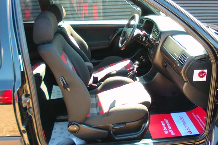 Sort VW Golf III fra 1996