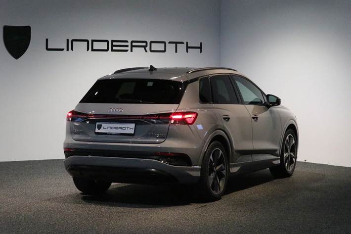 Grå Audi Q4 e-tron fra 2022