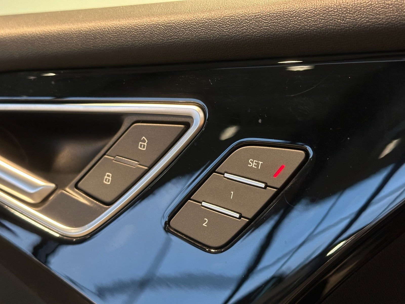 Grå Audi Q4 e-tron fra 2022