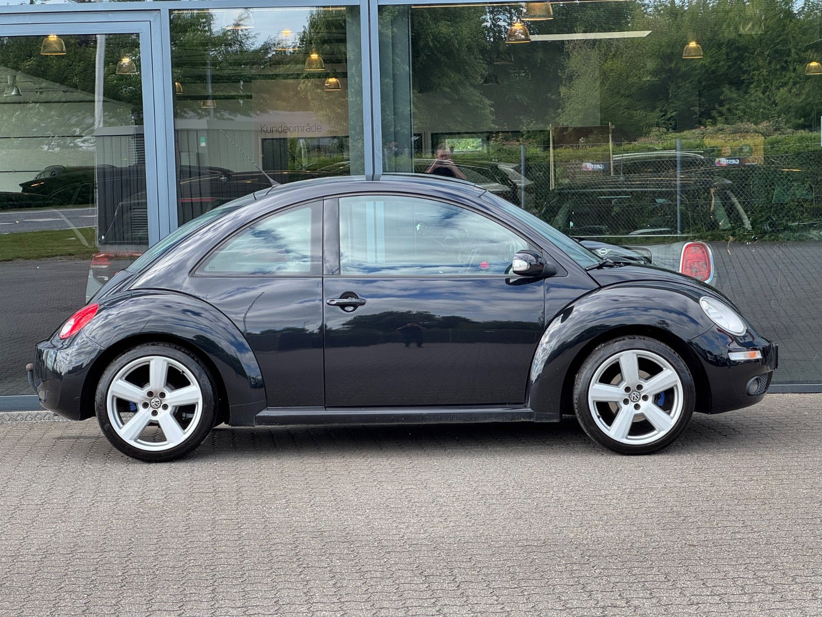 Sort VW New Beetle fra 2009