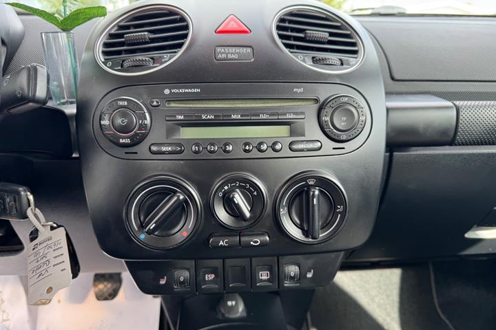 Sort VW New Beetle fra 2009