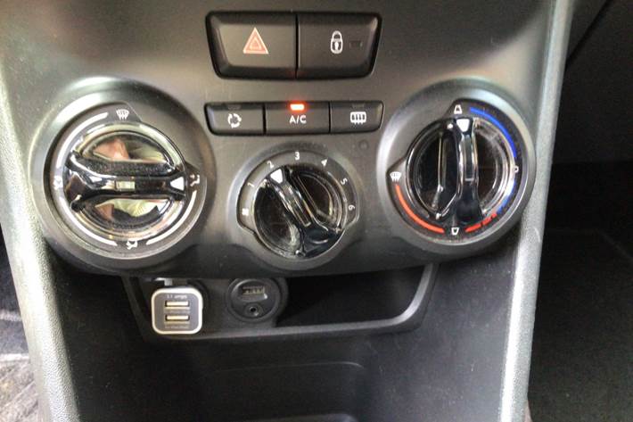 Brun Peugeot 2008 fra 2015
