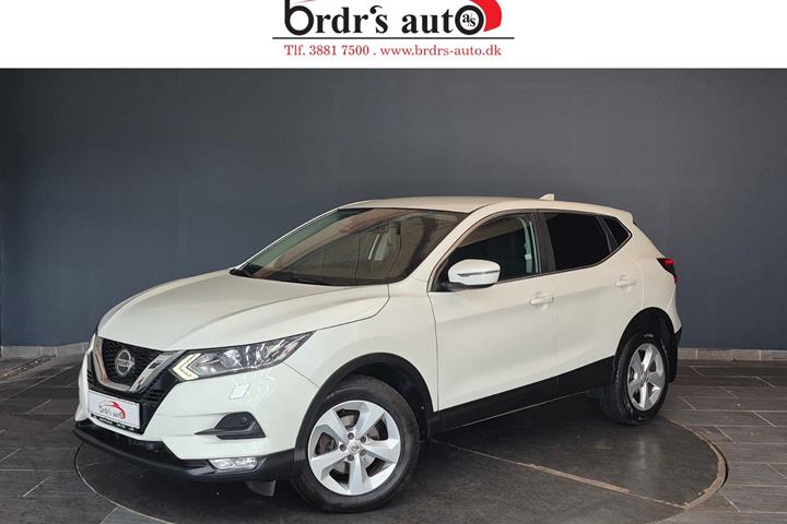 Hvid Nissan Qashqai fra 2018 set udefra