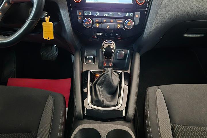 Hvid Nissan Qashqai fra 2018