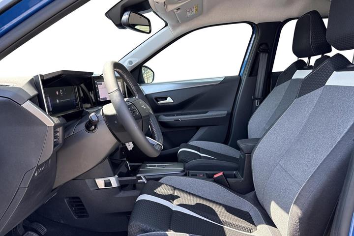 Blå Opel Frontera fra 2025