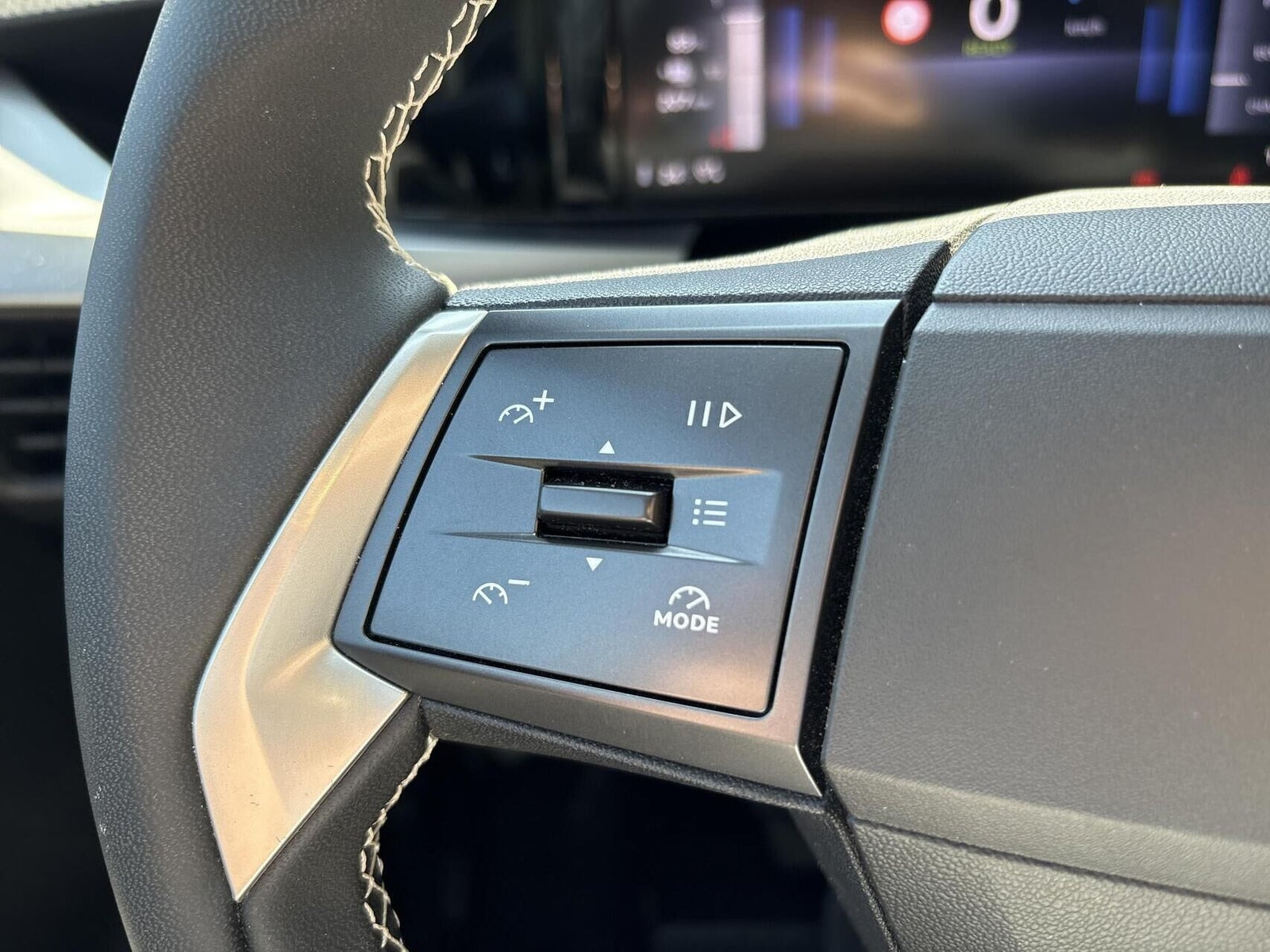 Blå Opel Frontera fra 2025
