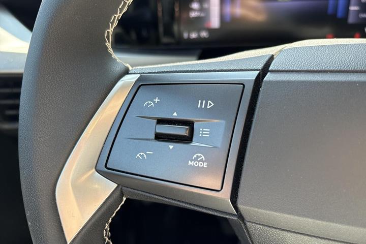 Blå Opel Frontera fra 2025