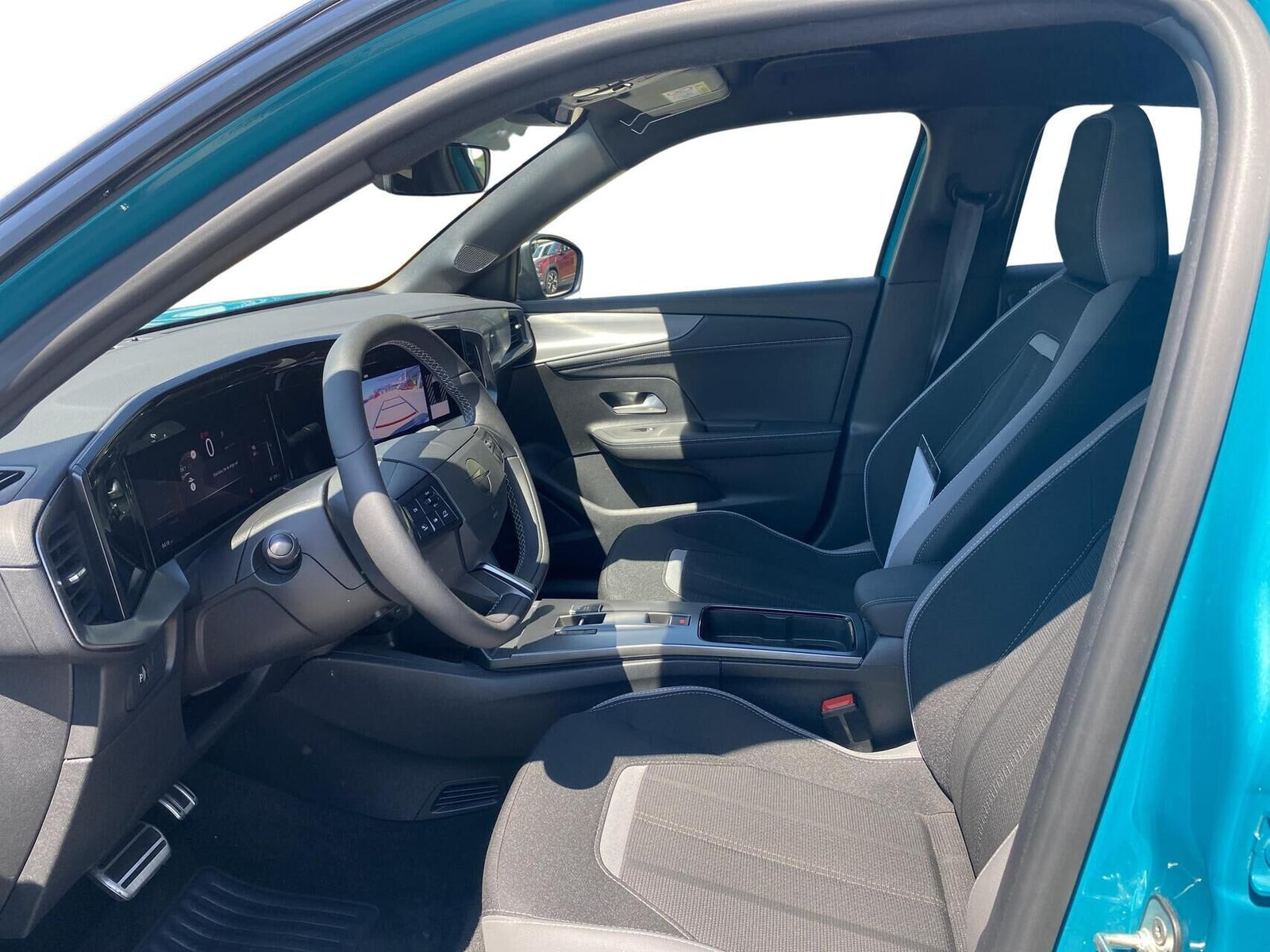 Turquoise Opel Mokka-e fra 2025