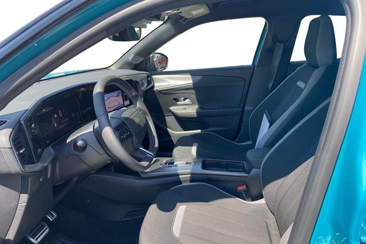 Turquoise Opel Mokka-e fra 2025