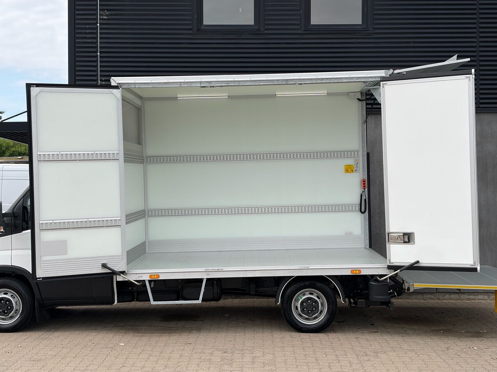 Hvid Iveco Daily fra 2026