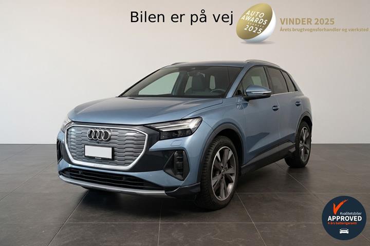 Blå Audi Q4 fra 2022 set udefra