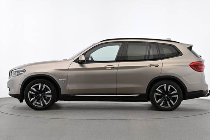 Beige BMW iX3 fra 2021