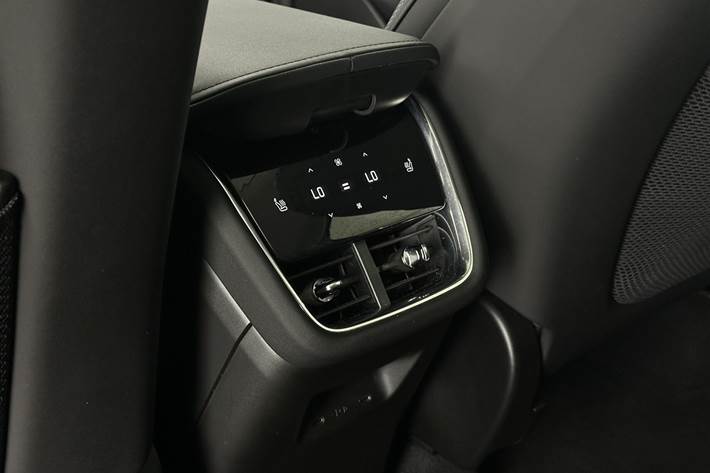 Sort Volvo EX90 fra 2025