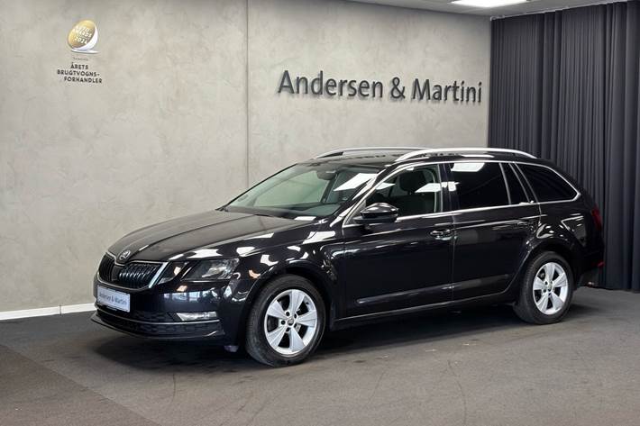 Sort Skoda Octavia fra 2019