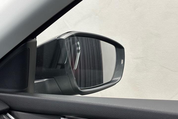 Sort Skoda Octavia fra 2019