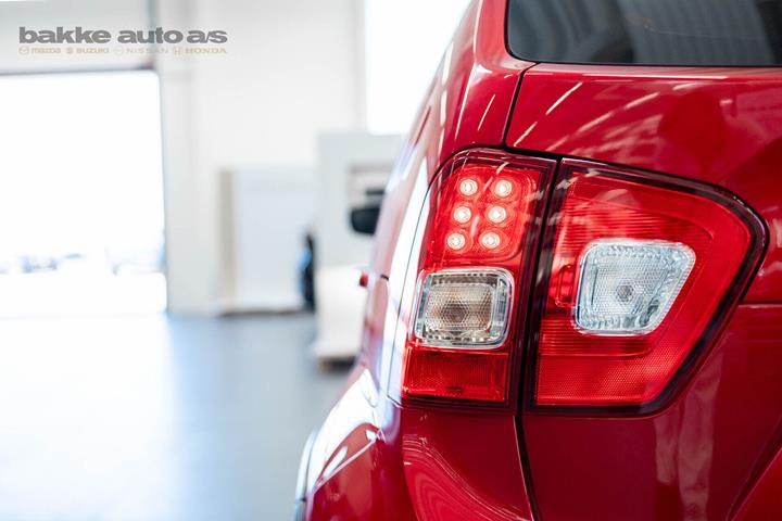 Rød Suzuki Ignis fra 2023