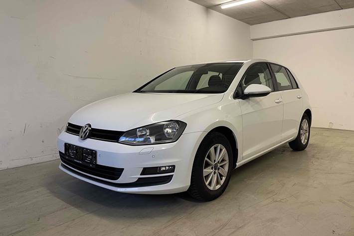 Hvid VW Golf VII fra 2015