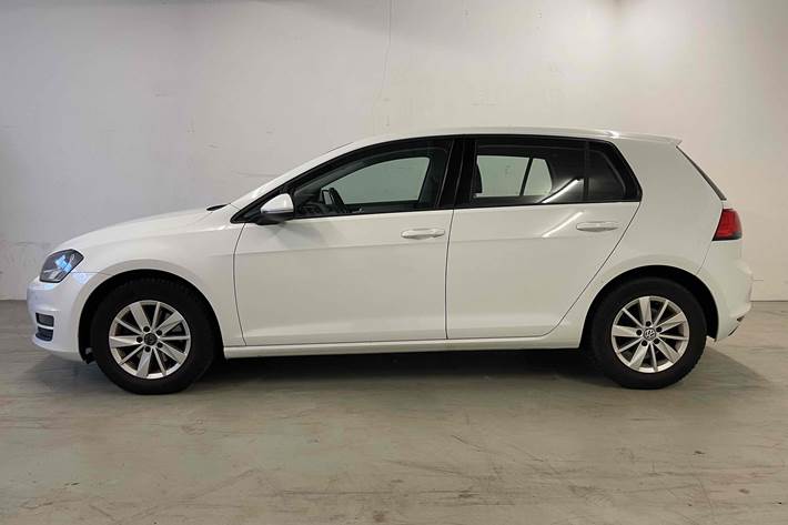 Hvid VW Golf VII fra 2015