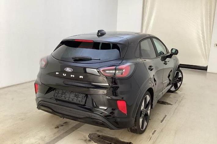 Sort Ford Puma Gen-E fra 2025