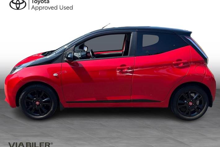 Rød Toyota Aygo fra 2017