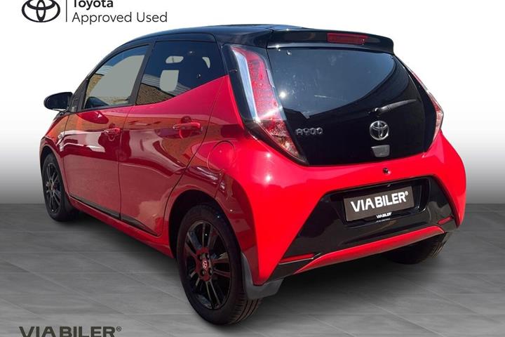 Rød Toyota Aygo fra 2017