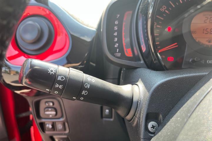 Rød Toyota Aygo fra 2017