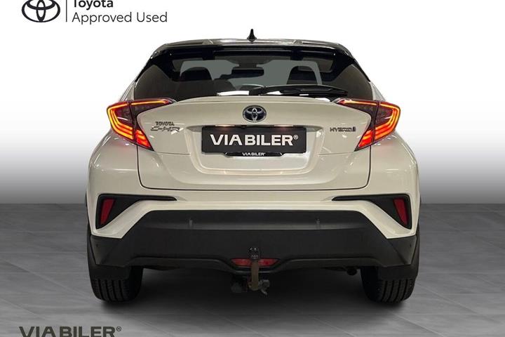 Hvid Toyota C-HR fra 2017