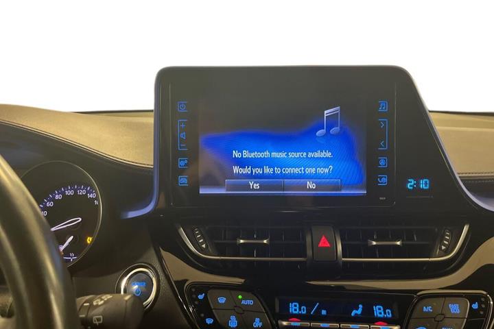 Hvid Toyota C-HR fra 2017