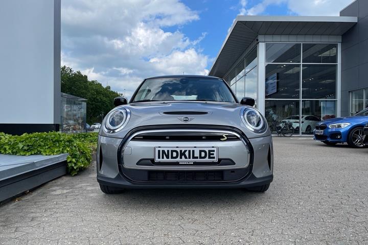 Sølv Mini Cooper fra 2023