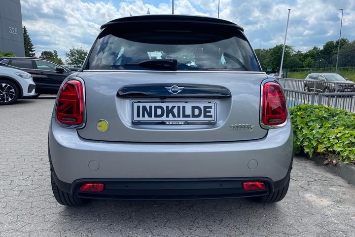 Sølv Mini Cooper fra 2023