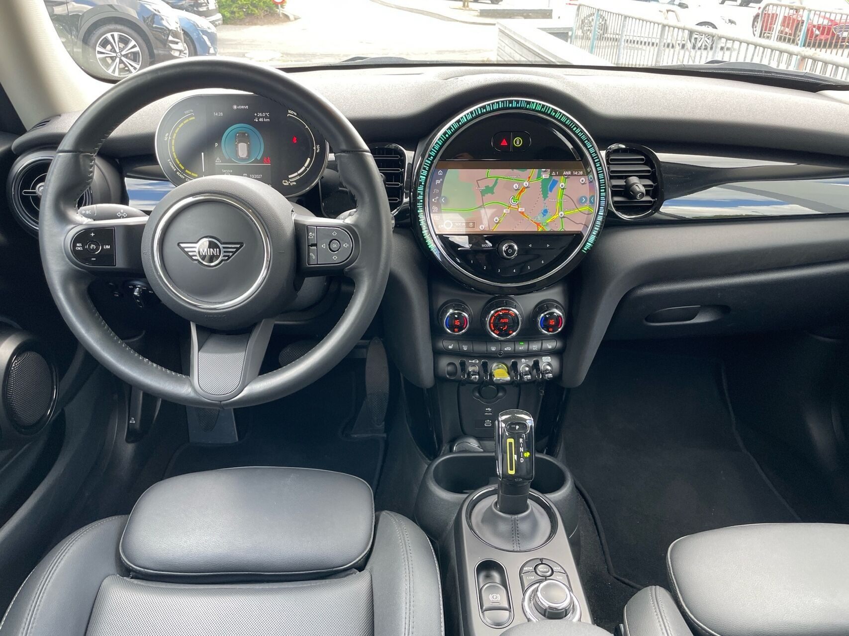 Sølv Mini Cooper fra 2023
