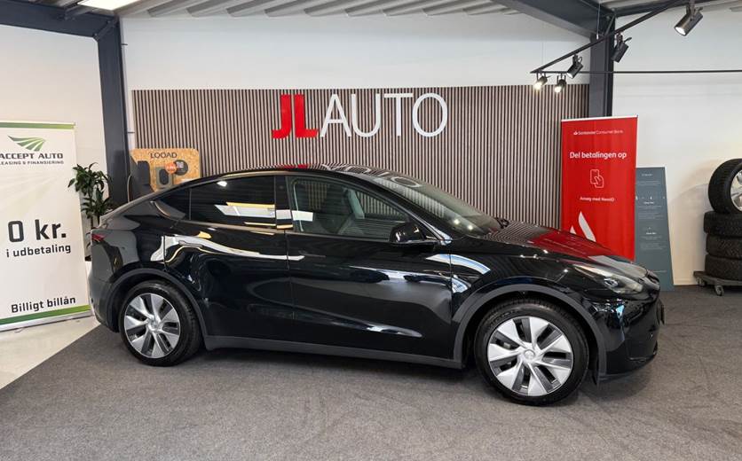 Tesla Model Y RWD