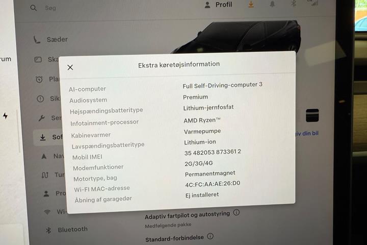 Sort Tesla Model Y fra 2024