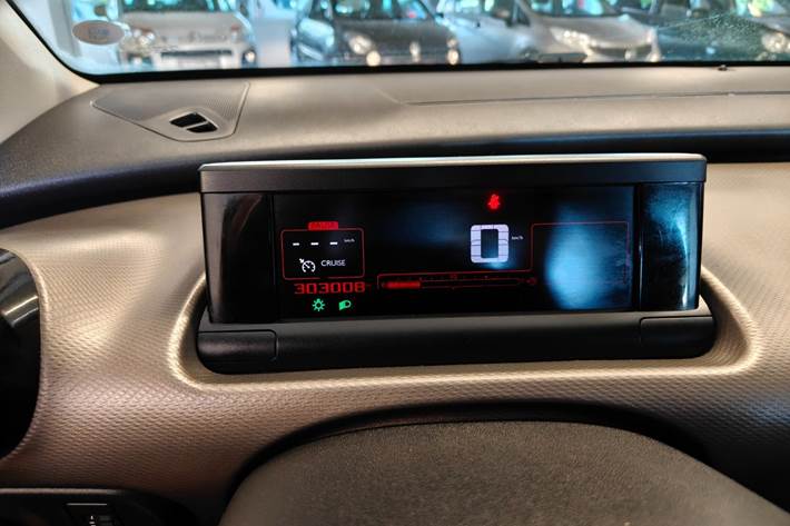 Gul Citroën C4 Cactus fra 2015