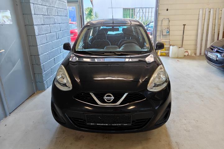 Gul Nissan Micra fra 2013