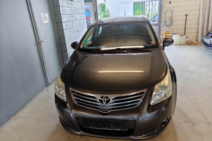 undefined Toyota Avensis fra 2010